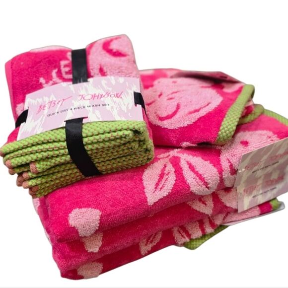 Betsey Johnson XOX Cherries Bath Towel Set - Picture 3 of 9